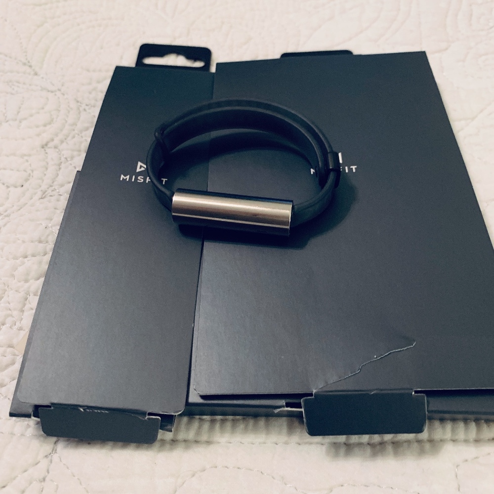 Misfit Ray Activity Tracker + Bands